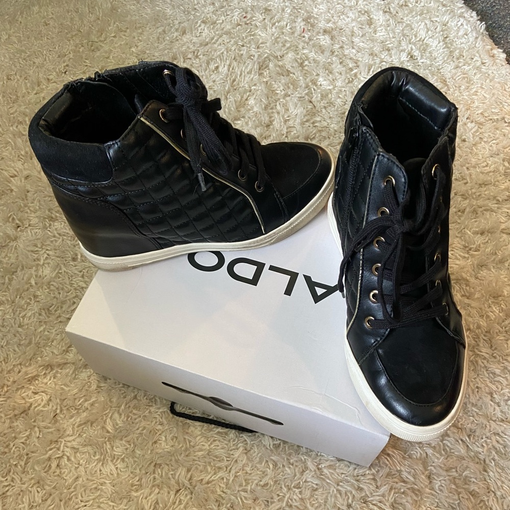 Black heel boots